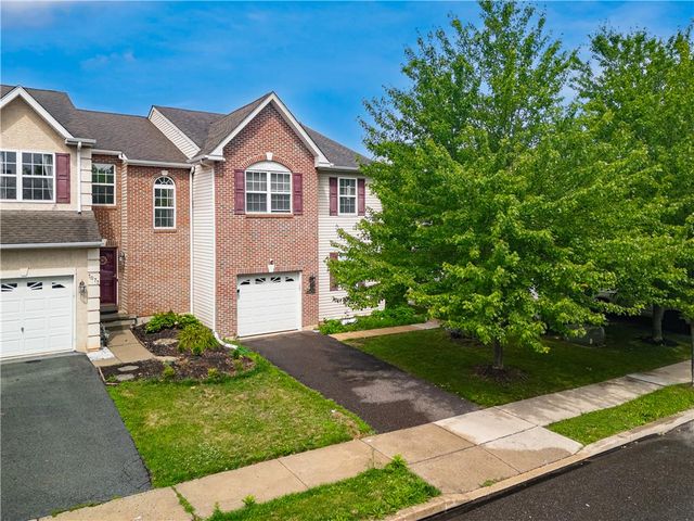 7073 Hunt Drive, Lower Macungie Twp, PA 18062