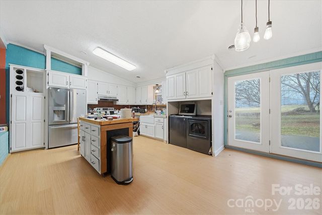 140 29th Avenue Drive NW, Hickory, NC 28601