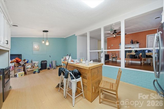 140 29th Avenue Drive NW, Hickory, NC 28601