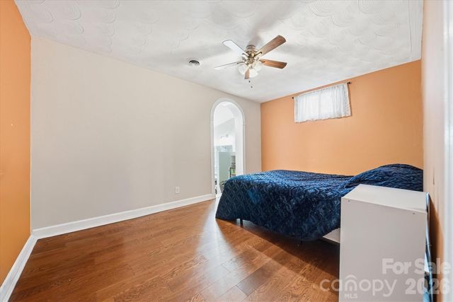 140 29th Avenue Drive NW, Hickory, NC 28601