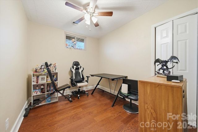 140 29th Avenue Drive NW, Hickory, NC 28601