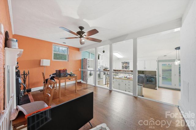 140 29th Avenue Drive NW, Hickory, NC 28601