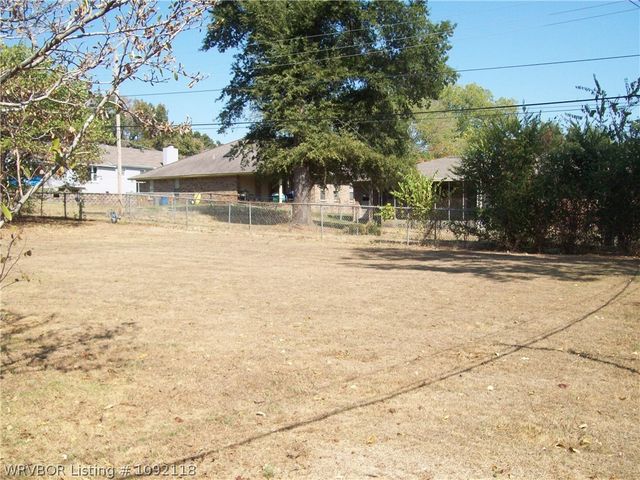 2909 S 32nd Street, Fort Smith, AR 72903