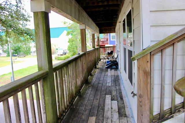 219 W 5th Street, Kemah, TX 77565