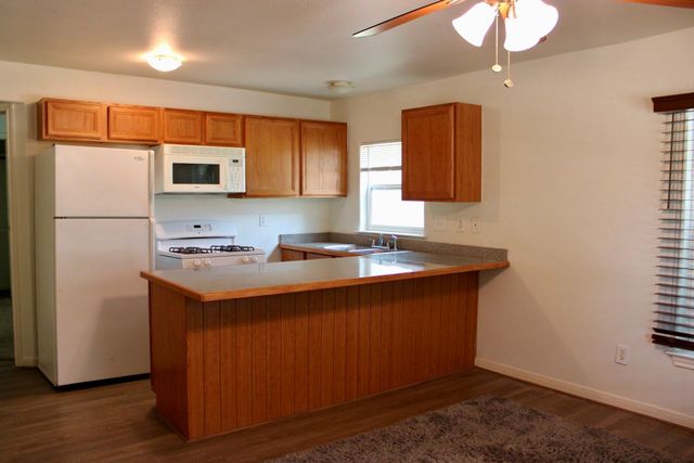 219 W 5th Street, Kemah, TX 77565