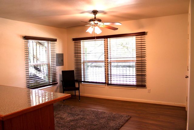 219 W 5th Street, Kemah, TX 77565