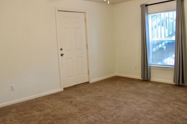 219 W 5th Street, Kemah, TX 77565
