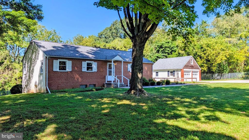 15 LOCKSLEY RD, GLEN MILLS, PA 19342 — photo 3