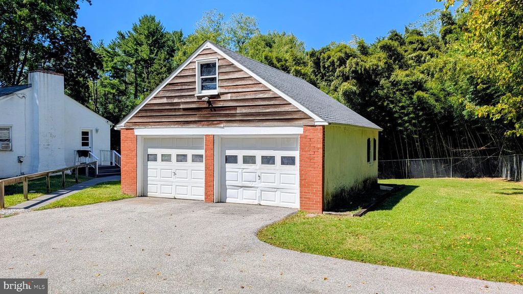 15 LOCKSLEY RD, GLEN MILLS, PA 19342 — photo 5