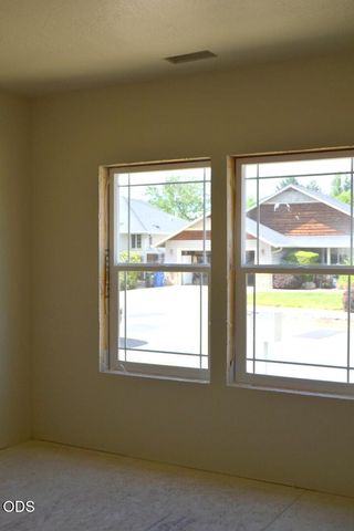 1540 W Harbeck Road, Grants Pass, OR 97527