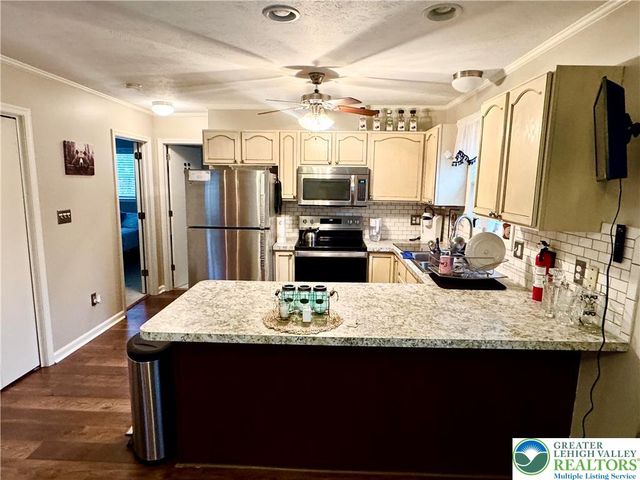 65 Byron Lane, Penn Forest Twp, PA 18210