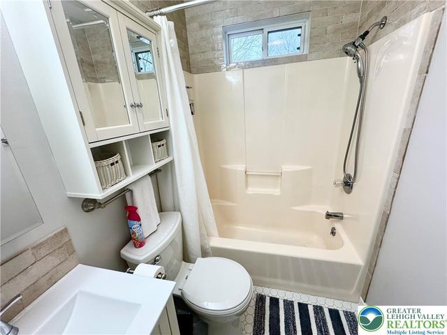 65 Byron Lane, Penn Forest Twp, PA 18210