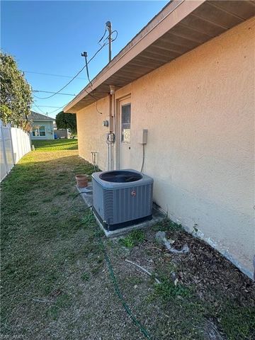 8312 Bahamas RD, Fort Myers, FL 33967