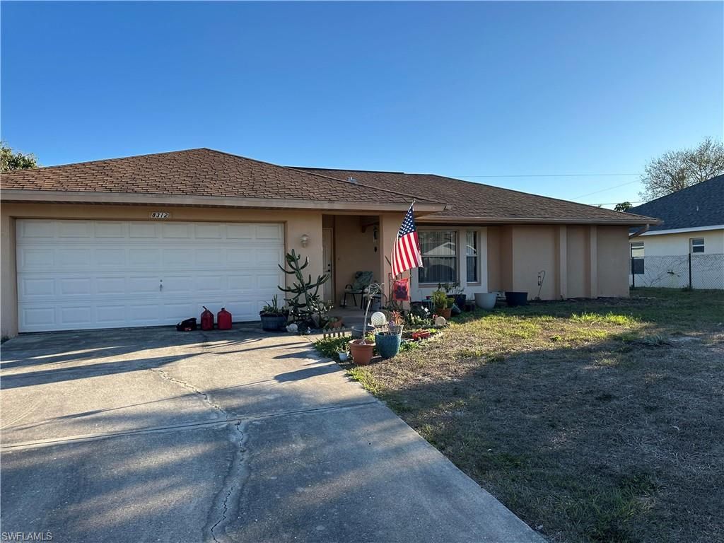 8312 Bahamas RD, Fort Myers, FL 33967