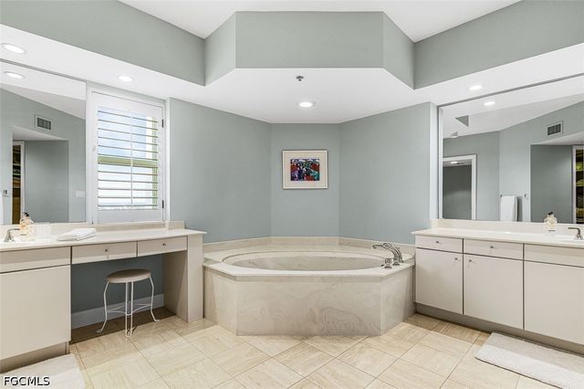 8111 Bay Colony DR 1904, Naples, FL 34108