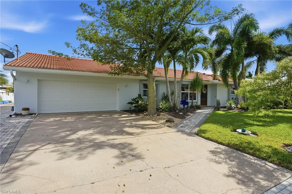 1028 Edgemere DR, FORT MYERS, FL 33919 — photo 2