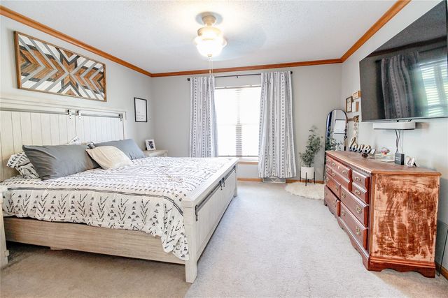 221 Orchard Street SW, Swisher, IA 52338