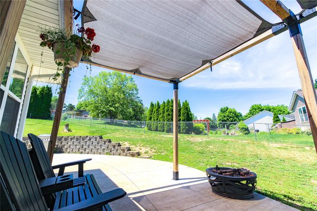 221 Orchard Street SW, Swisher, IA 52338