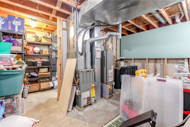 221 Orchard Street SW, Swisher, IA 52338
