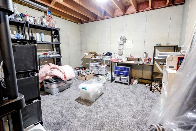 221 Orchard Street SW, Swisher, IA 52338