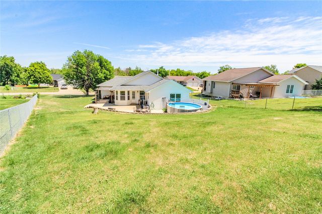 221 Orchard Street SW, Swisher, IA 52338