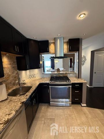 55 Renaissance Lane, New Brunswick, NJ 08901