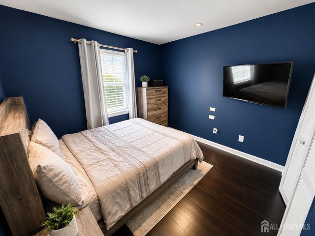 55 Renaissance Lane, New Brunswick, NJ 08901