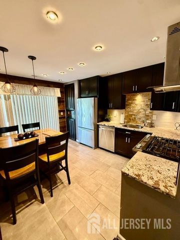 55 Renaissance Lane, New Brunswick, NJ 08901