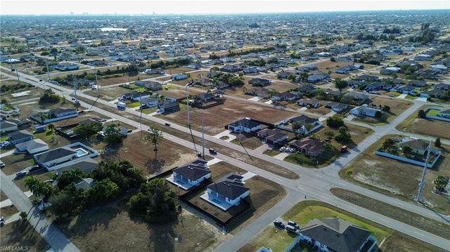 401 Kismet PKWY E, Cape Coral, FL 33909