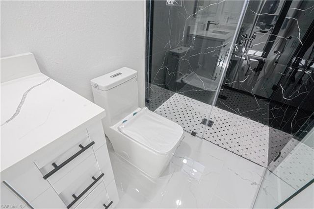 401 Kismet PKWY E, Cape Coral, FL 33909