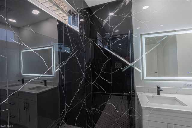 401 Kismet PKWY E, Cape Coral, FL 33909