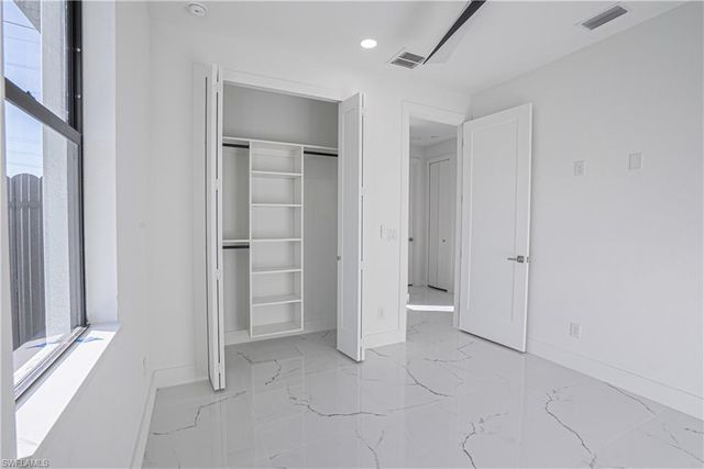 401 Kismet PKWY E, Cape Coral, FL 33909