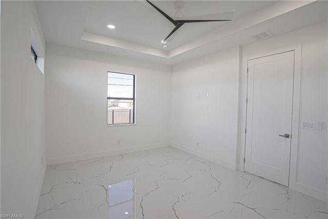 401 Kismet PKWY E, Cape Coral, FL 33909