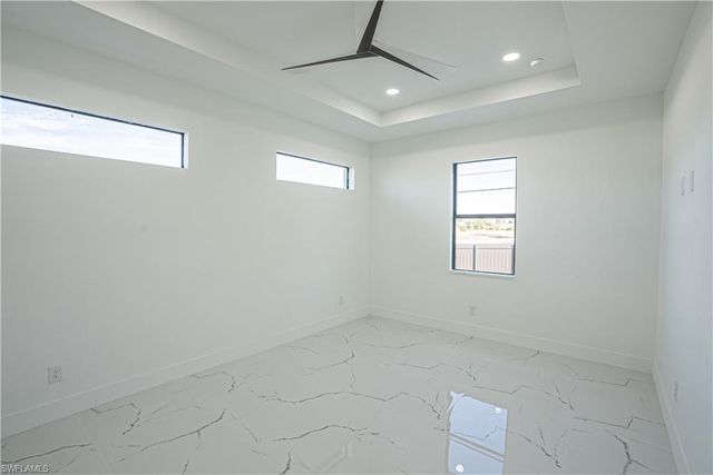 401 Kismet PKWY E, Cape Coral, FL 33909