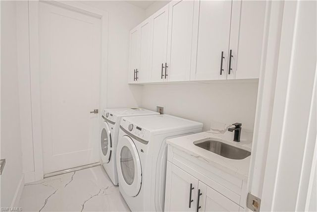 401 Kismet PKWY E, Cape Coral, FL 33909