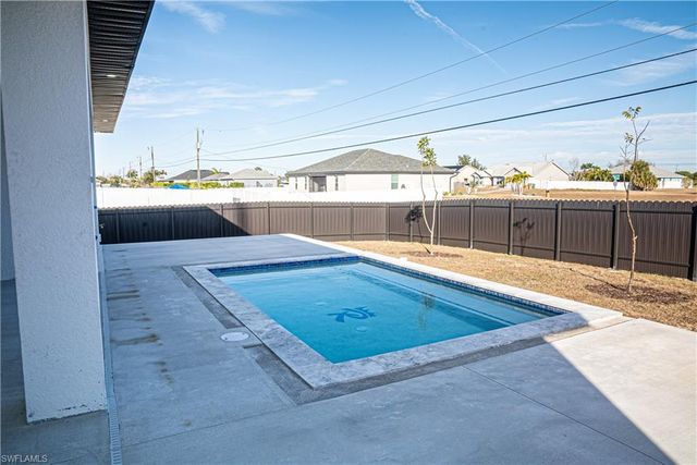 401 Kismet PKWY E, Cape Coral, FL 33909