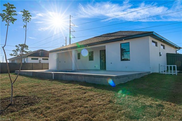 401 Kismet PKWY E, Cape Coral, FL 33909