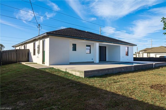 401 Kismet PKWY E, Cape Coral, FL 33909