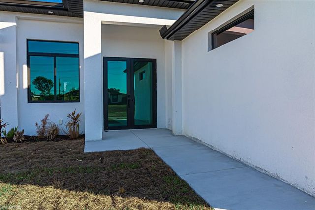 401 Kismet PKWY E, Cape Coral, FL 33909