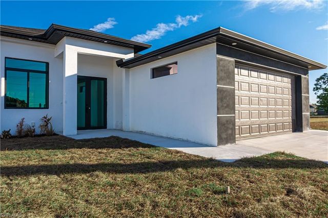 401 Kismet PKWY E, Cape Coral, FL 33909