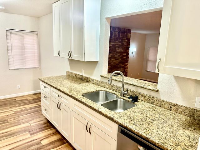 2118 W Sonoma Ave, Stockton, CA 95204