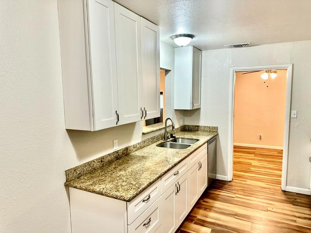 2118 W Sonoma Ave, Stockton, CA 95204