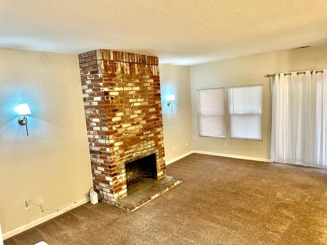 2118 W Sonoma Ave, Stockton, CA 95204