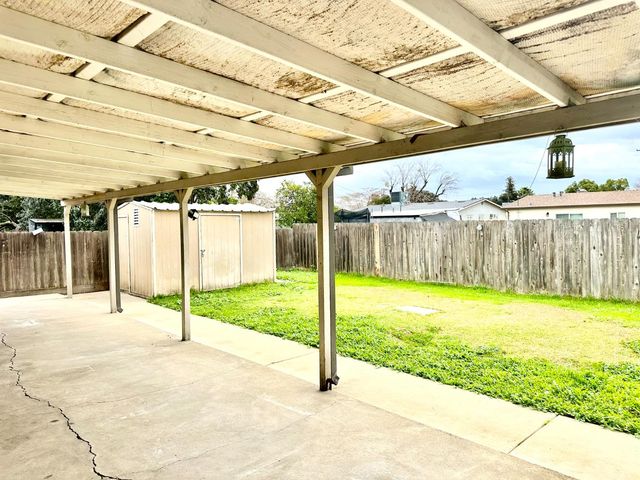 2118 W Sonoma Ave, Stockton, CA 95204