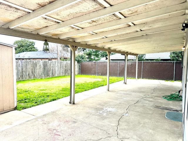 2118 W Sonoma Ave, Stockton, CA 95204