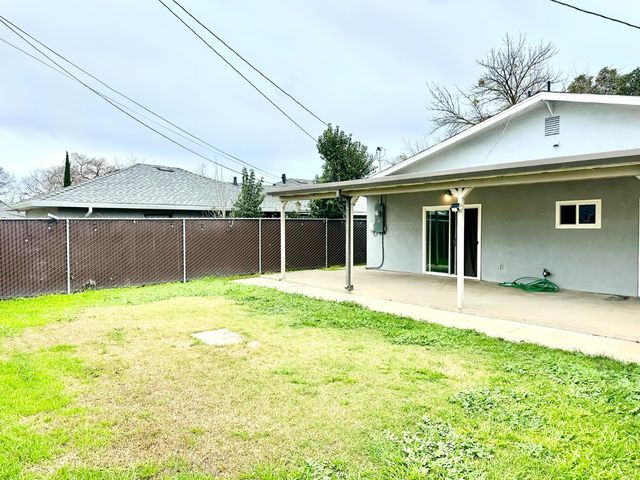 2118 W Sonoma Ave, Stockton, CA 95204