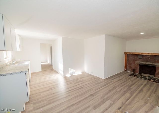 911 N Water Street, Uhrichsville, OH 44683