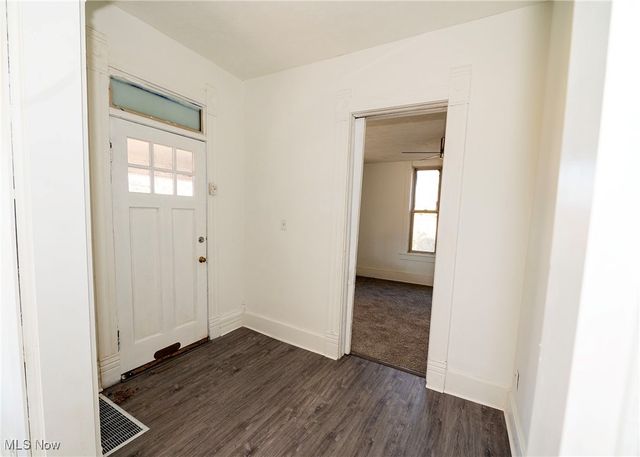 911 N Water Street, Uhrichsville, OH 44683