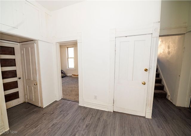 911 N Water Street, Uhrichsville, OH 44683