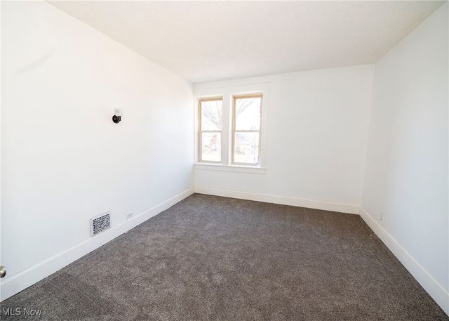 911 N Water Street, Uhrichsville, OH 44683